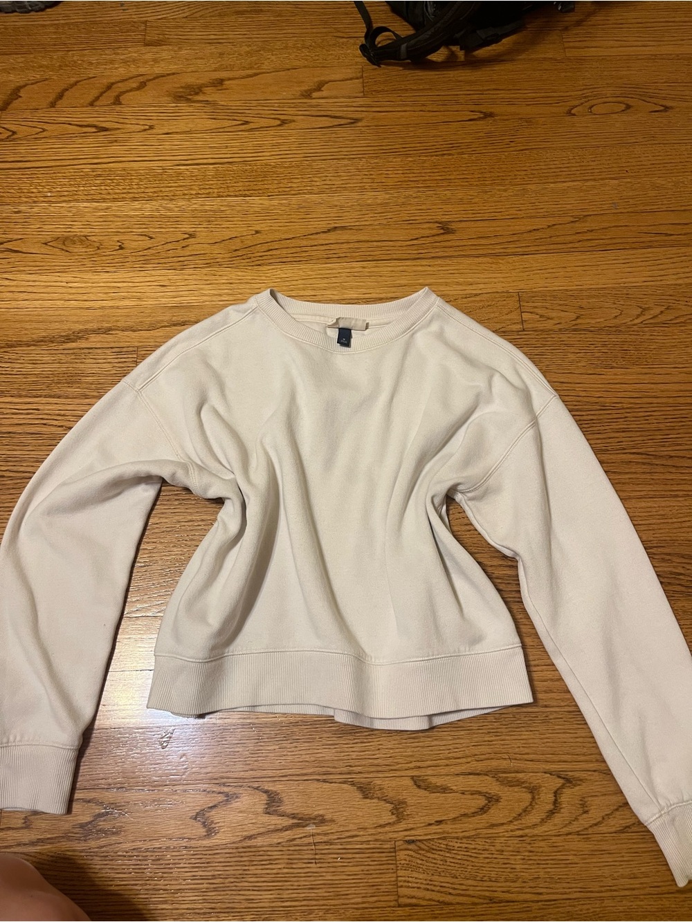 Universal Thread Cream Crewneck Sweatshirt